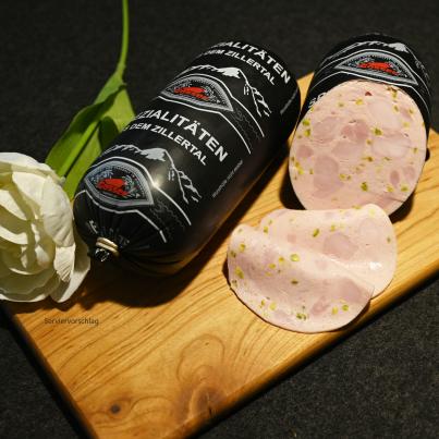 Aufschnittwurst mit Pistazien