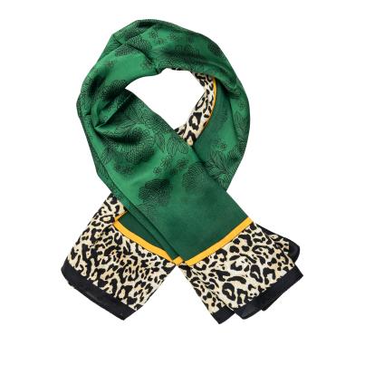 Schal, grün gemustert