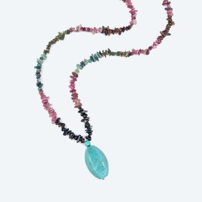 Collier Turmalin, Howlith