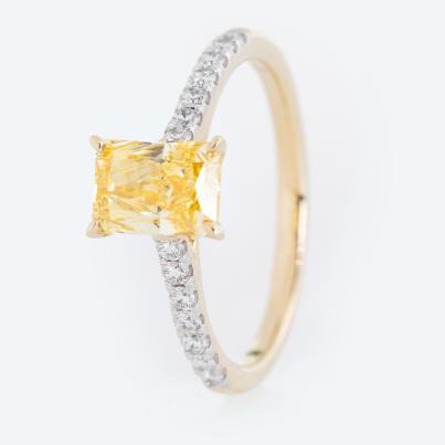 LG Ring 375 Gelbgold Diamant gelb