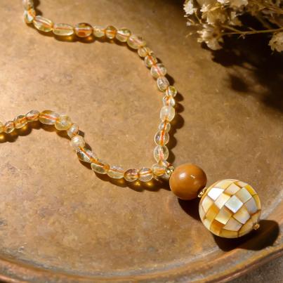 Collier Citrin, Mookait endlos