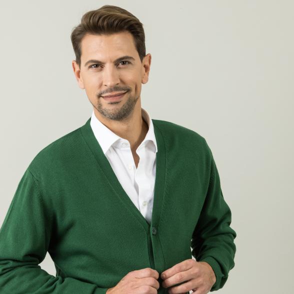 Cashmerelike by BLUE SEVEN Cardigan, dunkelgrün 52 (L) - 105025600003 - 1 - 588px