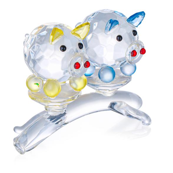 Crystal Dreams Glücksschweinpärchen auf Ast - 113119900000 - 1 - 588px