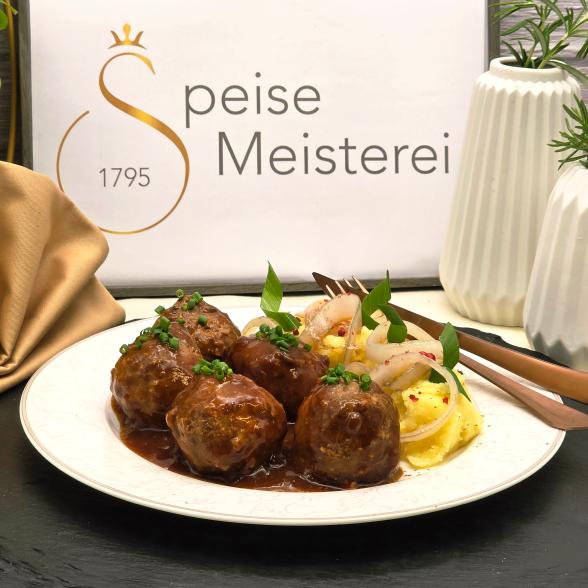 Fleischklopse in Zwiebelsosse - 113708500000 - 1 - 588px