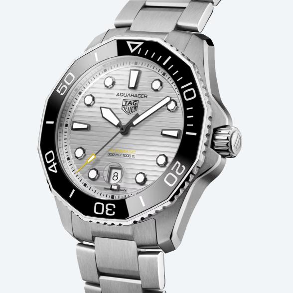 TAG HEUER Aquaracer Professional 300 Date - 113715100000 - 1 - 588px
