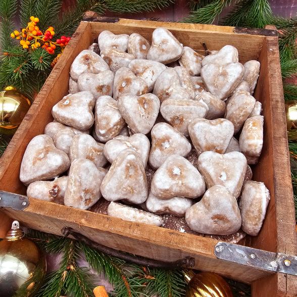 Lebkuchenherzen im Zuckermantel  - 114389300000 - 1 - 588px