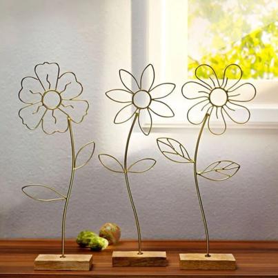 3 Deko-Blüten auf Holz