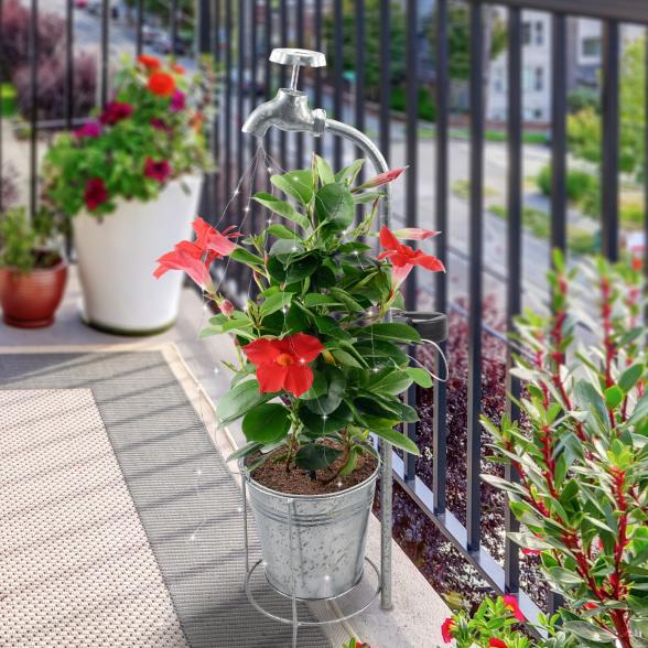 Solar-Wasserhahn mit Eimer - 113885300000 - 2 - 588px