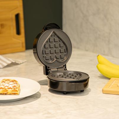 ADE Mini-Waffeleisen Herz schwarz